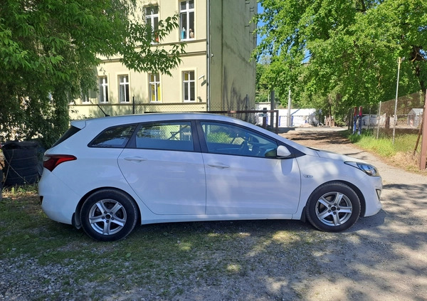 Hyundai I30 cena 23900 przebieg: 220000, rok produkcji 2013 z Płońsk małe 92